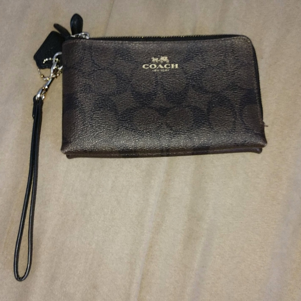 Coach wristlet wallet